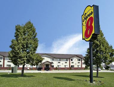 Super 8 By Wyndham Washington/Peoria Area Motel Exterior photo