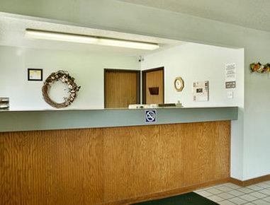 Super 8 By Wyndham Washington/Peoria Area Motel Exterior photo