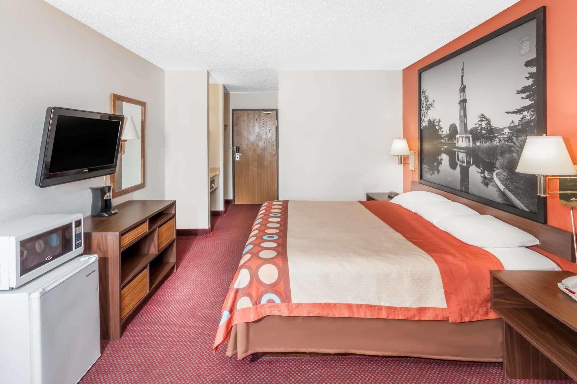 Super 8 By Wyndham Washington/Peoria Area Motel Exterior photo